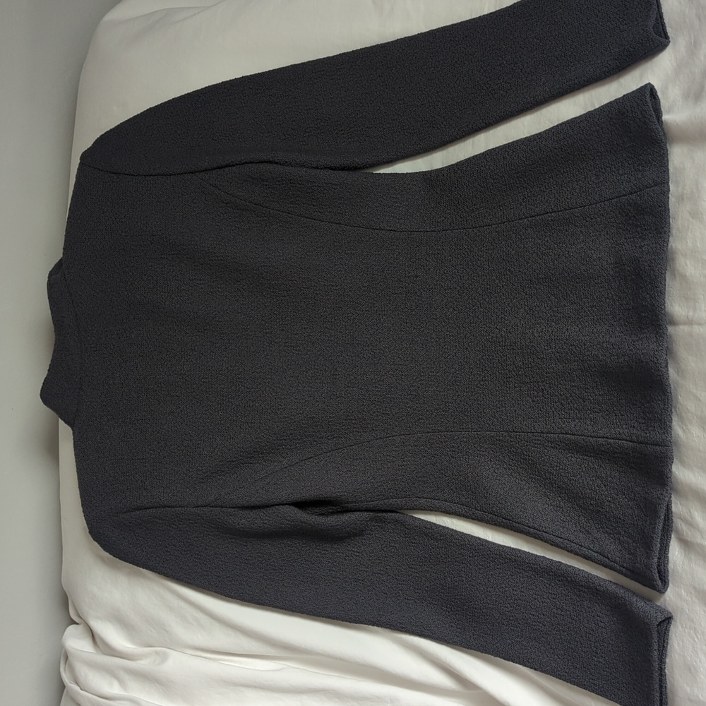 ST. JOHN Collection Luxury Charcoal Knit Blazer & Silk Camisole Set - Picture 9 of 15